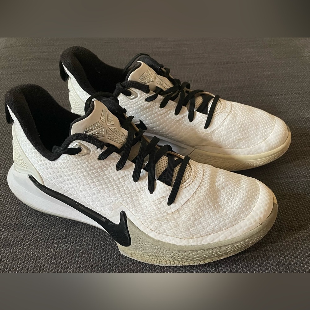 Kobe Mamba Focus size 7